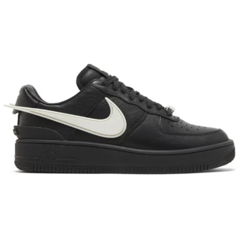 Tênis Air Force 1 Low 'Black' x AMBUSH