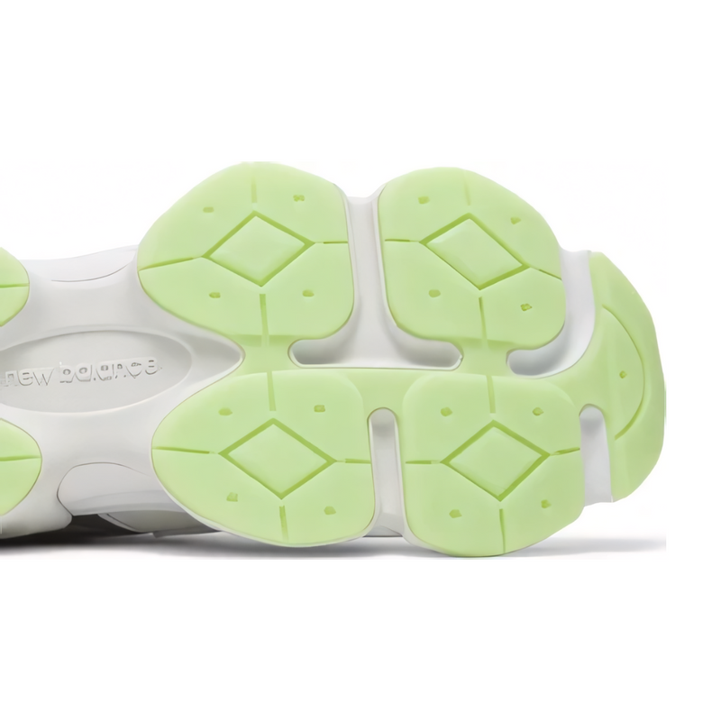 Tênis New Balance DTLR x 9060 Glow