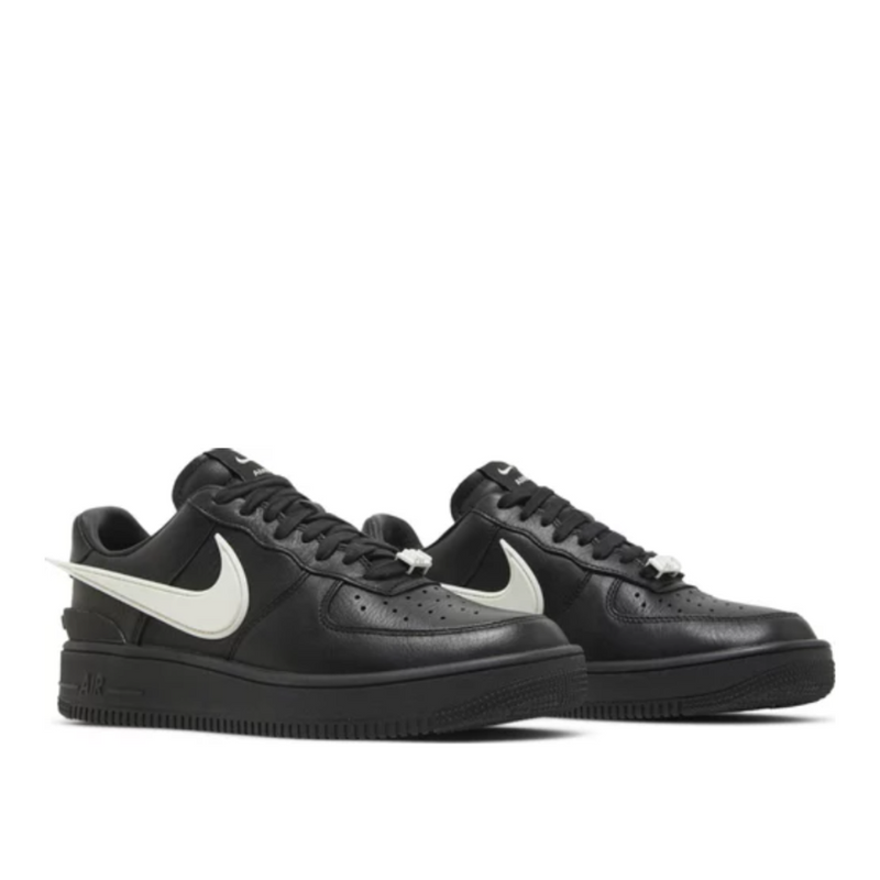 Tênis Air Force 1 Low 'Black' x AMBUSH